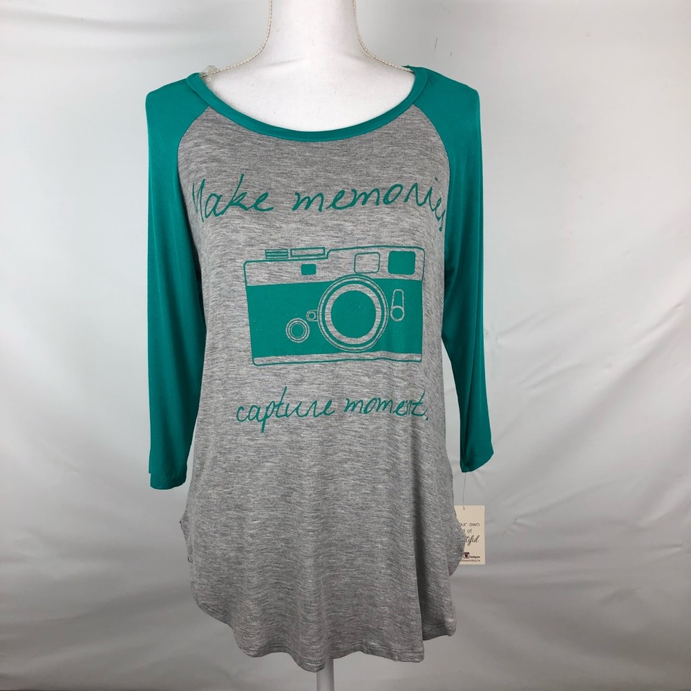 Belle Du Jour Women’s Graphic Quote Tee Size L